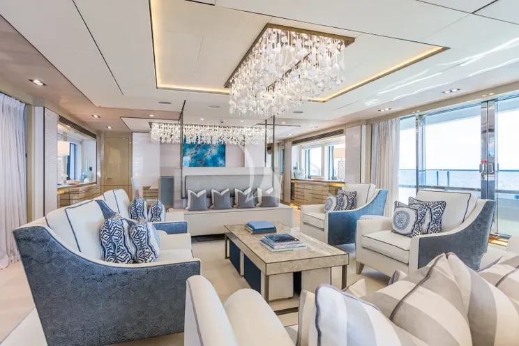 Charter Yacht THUMPER - Sunseeker 40m - 5 Cabins - Cannes - Nice - Antibes - St Tropez - French Riviera - Monaco