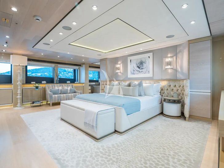 THUMPER Sunseeker 40m - master cabin THUMPER Sunseeker 40m - master cabin