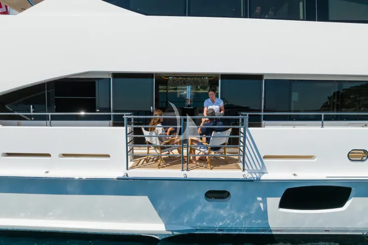 Charter Yacht THUMPER - Sunseeker 40m - 5 Cabins - Cannes - Nice - Antibes - St Tropez - French Riviera - Monaco