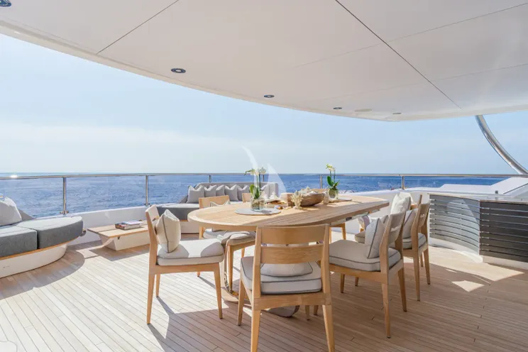 Charter Yacht THUMPER - Sunseeker 40m - 5 Cabins - Cannes - Nice - Antibes - St Tropez - French Riviera - Monaco