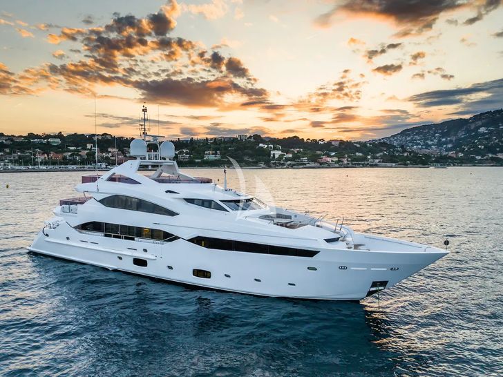 THUMPER Sunseeker 40m - under the sunset THUMPER Sunseeker 40m - under the sunset
