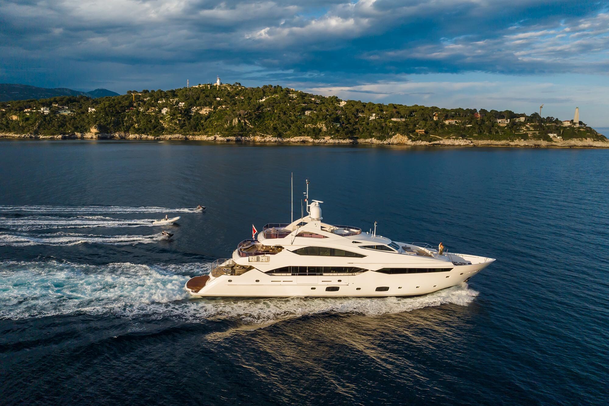 THUMPER Sunseeker 40m - cruising