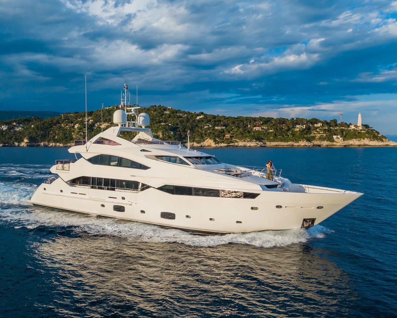 THUMPER - Sunseeker 40m - 5 Cabins - Cannes - Nice - Antibes - St Tropez - Monaco - French Riviera
