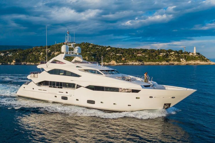 Charter Yacht THUMPER - Sunseeker 40m - 5 Cabins - Cannes - Nice - Antibes - St Tropez - Monaco - French Riviera