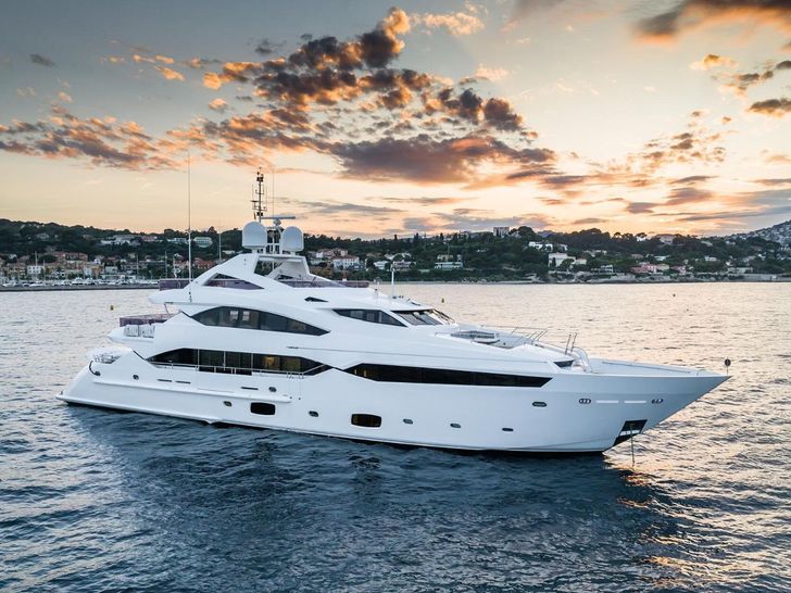 THUMPER Sunseeker 40m - under the sunset THUMPER Sunseeker 40m - under the sunset