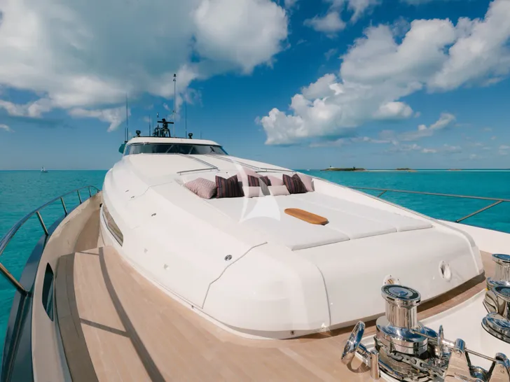 THUNDER Palmer Johnson 150 - foredeck sunbathing area THUNDER Palmer Johnson 150 - foredeck sunbathing area