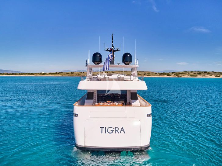TIGRA Cantieri di Pisa Akhir 31 - aft shot TIGRA Cantieri di Pisa Akhir 31 - aft shot