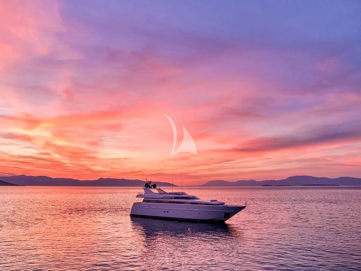 TIGRA Cantieri di Pisa Akhir 31 - under the twilight sky TIGRA Cantieri di Pisa Akhir 31 - under the twilight sky