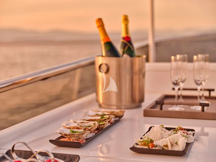 TIGRA Cantieri di Pisa Akhir 31 - wine party TIGRA Cantieri di Pisa Akhir 31 - wine party