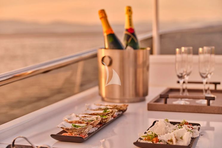 Charter Yacht TIGRA - Cantieri di Pisa Akhir 31 - 5 Cabins - Athens - Mykonos - Paros - Cyclades - Greece