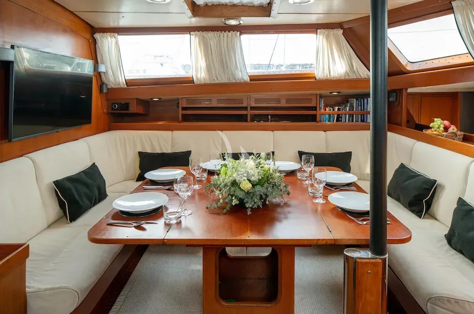 TIGRIS Nautor's Swan 76 - saloon dining lounge