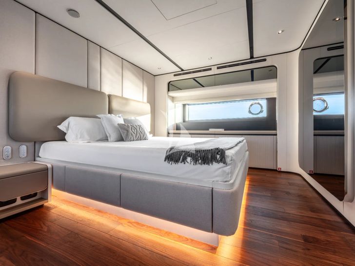 TOGETHER Ferretti 940 - master cabin TOGETHER Ferretti 940 - master cabin