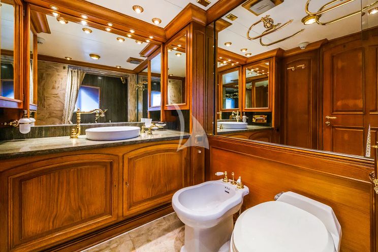 Charter Yacht TO JE TO - Benetti Classic 115 - 4 Cabins - Split - Dubrovnik - Hvar - Croatia