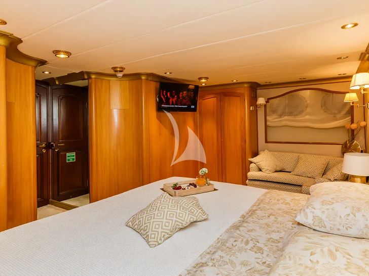 TO JE TO Benetti Classic 115 - VIP cabin 2 TO JE TO Benetti Classic 115 - VIP cabin 2