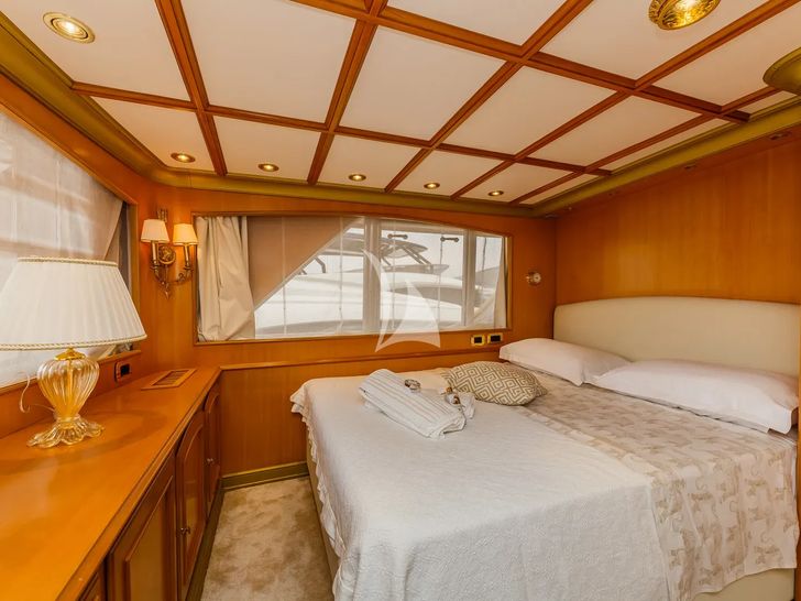 TO JE TO Benetti Classic 115 - VIP cabin 3 TO JE TO Benetti Classic 115 - VIP cabin 3