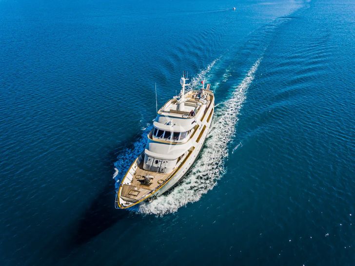 TO JE TO Benetti Classic 115 - cruising TO JE TO Benetti Classic 115 - cruising