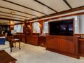 TO JE TO Benetti Classic 115 - saloon TV TO JE TO Benetti Classic 115 - saloon TV