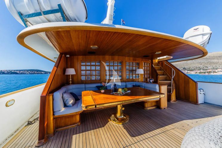 Charter Yacht TO JE TO - Benetti Classic 115 - 4 Cabins - Split - Dubrovnik - Hvar - Croatia