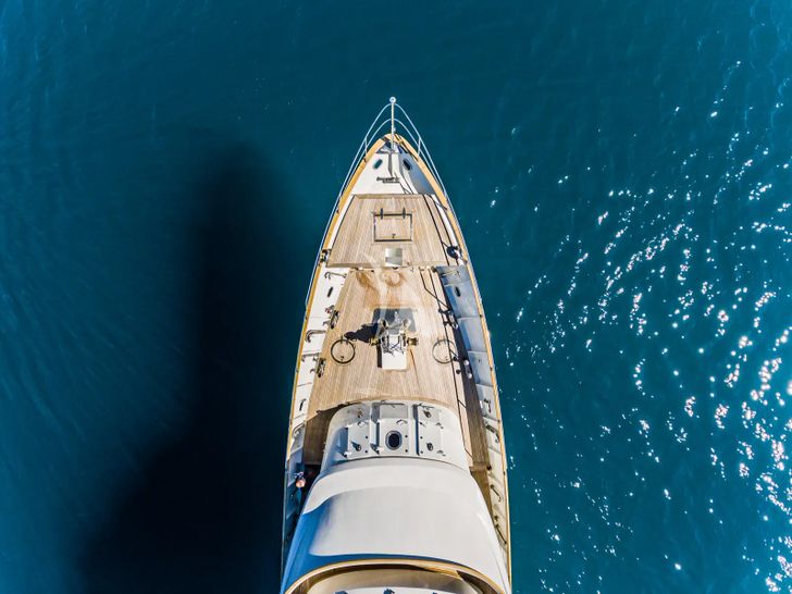 TO JE TO Benetti Classic 115 - top foredeck shot TO JE TO Benetti Classic 115 - top foredeck shot