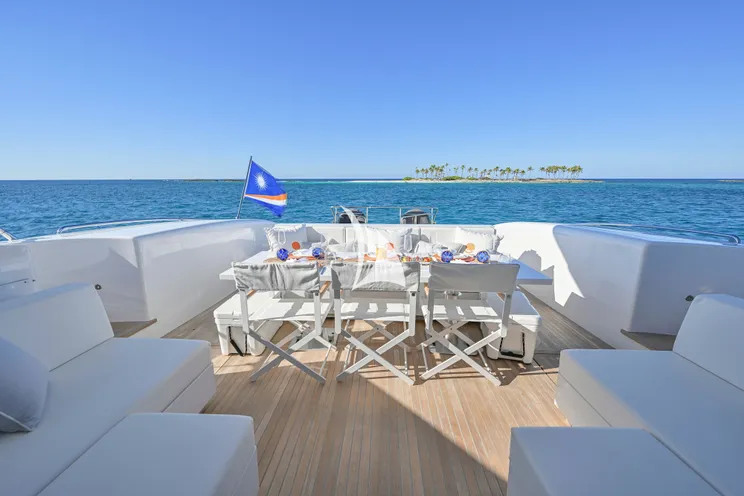 Charter Yacht TOTAL - Mangusta 108 - 4 Cabins - Nassau - Exumas - Bahamas