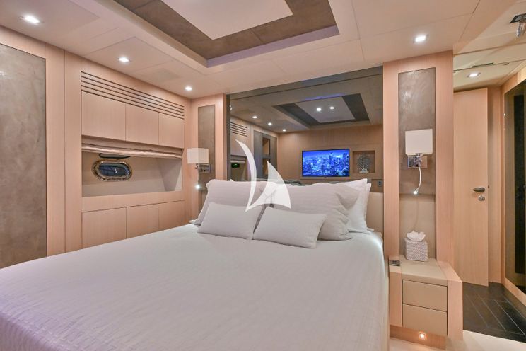 Charter Yacht TOTAL - Mangusta 108 - 4 Cabins - Nassau - Exumas - Bahamas