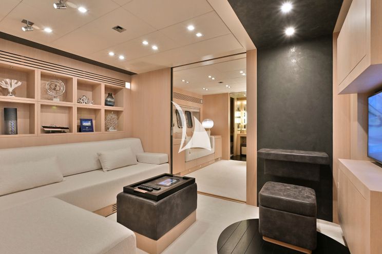 Charter Yacht TOTAL - Mangusta 108 - 4 Cabins - Nassau - Exumas - Bahamas