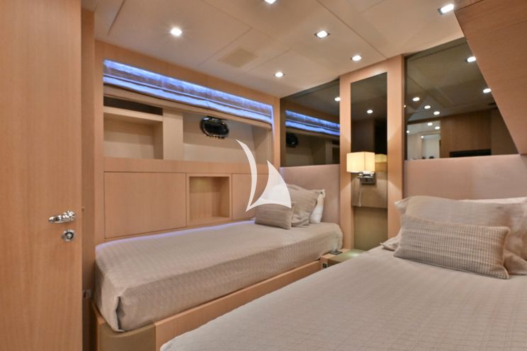Charter Yacht TOTAL - Mangusta 108 - 4 Cabins - Nassau - Exumas - Bahamas