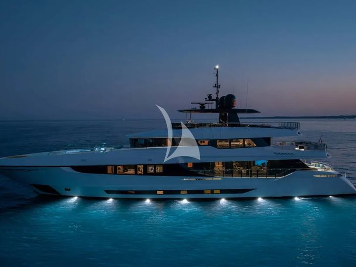 TOY Mangusta Oceano 43 - at night TOY Mangusta Oceano 43 - at night