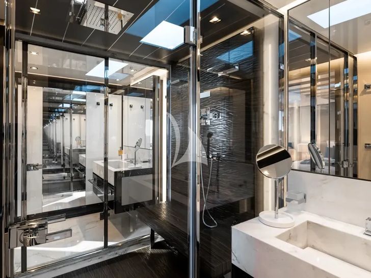 TOY Mangusta Oceano 43 - master cabin bathroom TOY Mangusta Oceano 43 - master cabin bathroom
