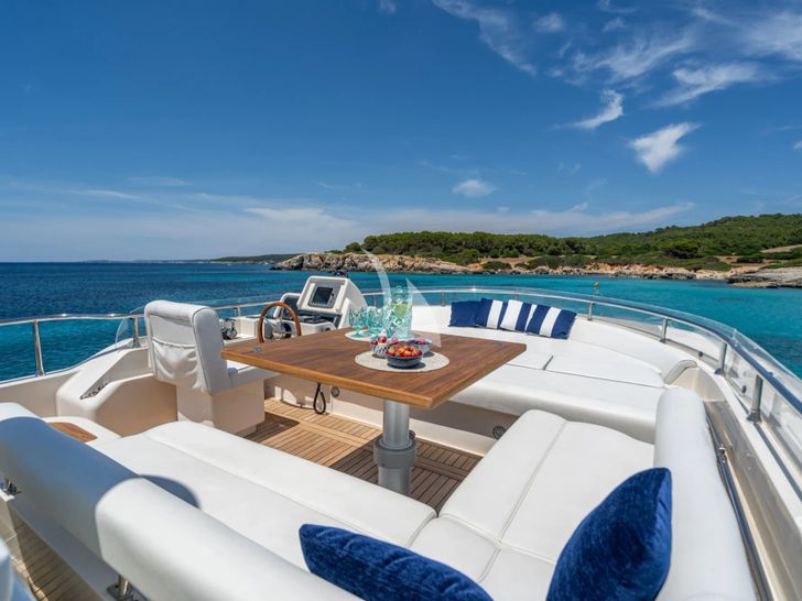 TRABUCAIRE Apreamare 66 - flybridge seating and dining area TRABUCAIRE Apreamare 66 - flybridge seating and dining area