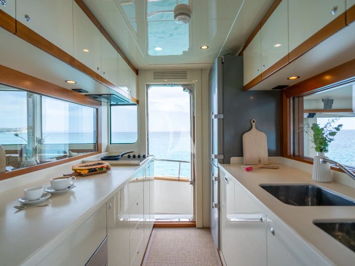 TRABUCAIRE Apreamare 66 - galley TRABUCAIRE Apreamare 66 - galley