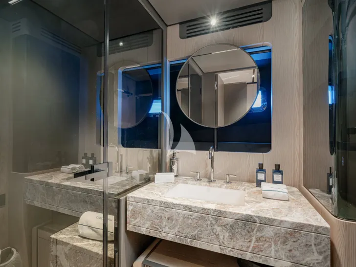 TRILOGY Ferretti Infynito 80 - VIP cabin 1 bathroom TRILOGY Ferretti Infynito 80 - VIP cabin 1 bathroom