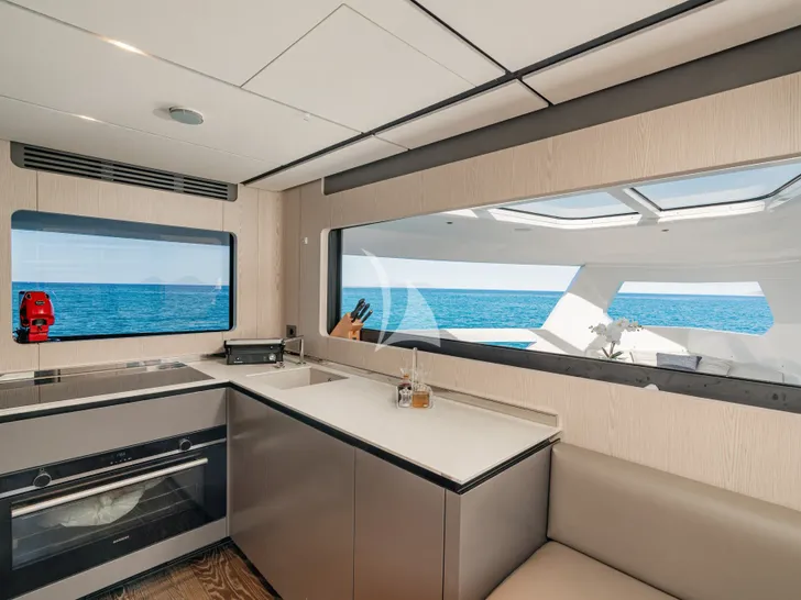 TRILOGY Ferretti Infynito 80 - galley TRILOGY Ferretti Infynito 80 - galley