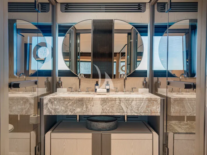 TRILOGY Ferretti Infynito 80 - master cabin bathroom TRILOGY Ferretti Infynito 80 - master cabin bathroom