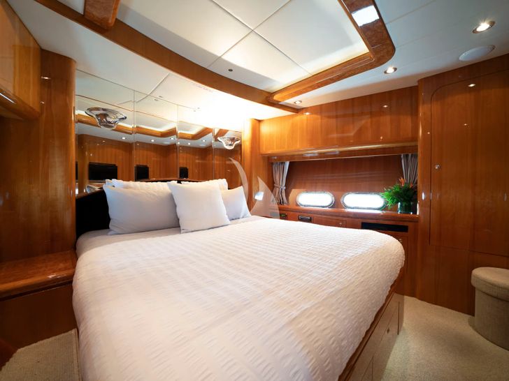 TRIPLE888EIGHT Horizon 94 - VIP cabin TRIPLE888EIGHT Horizon 94 - VIP cabin