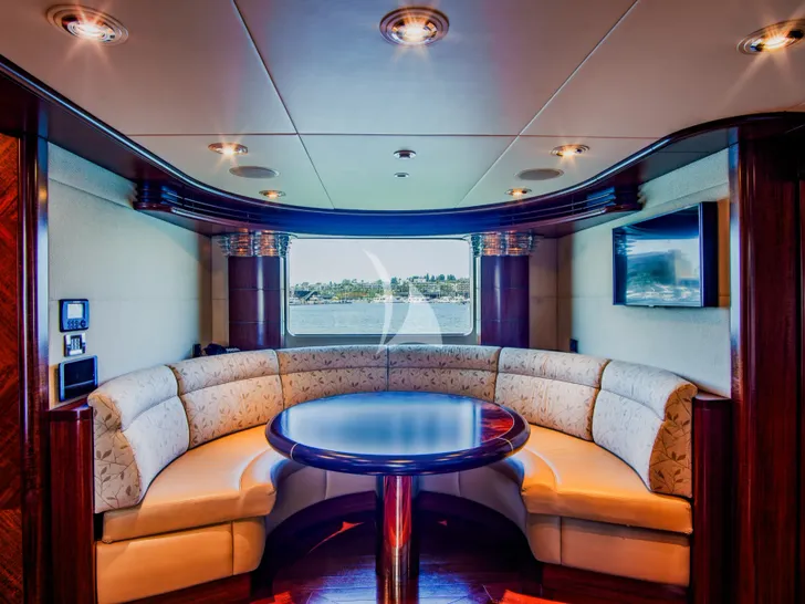 TRITON Delta Marine 49m - diner TRITON Delta Marine 49m - diner