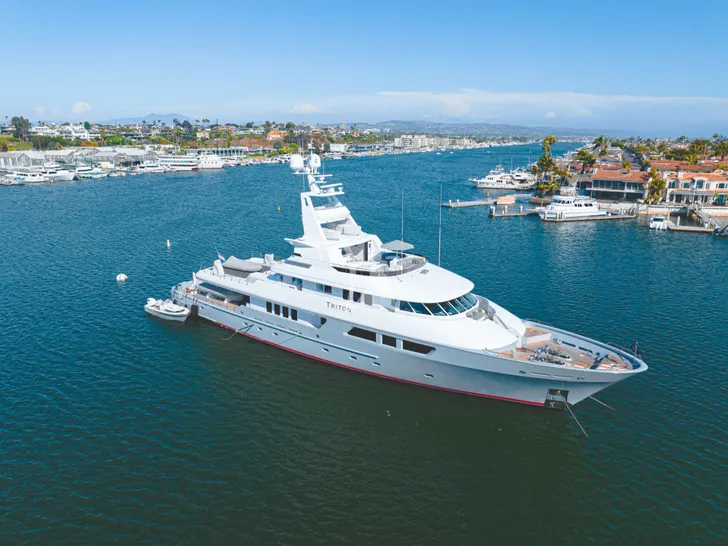 TRITON Delta Marine 49m - aerial profile TRITON Delta Marine 49m - aerial profile