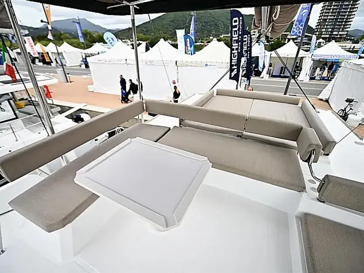 TRITONE Bali 4.6 - flybridge TRITONE Bali 4.6 - flybridge