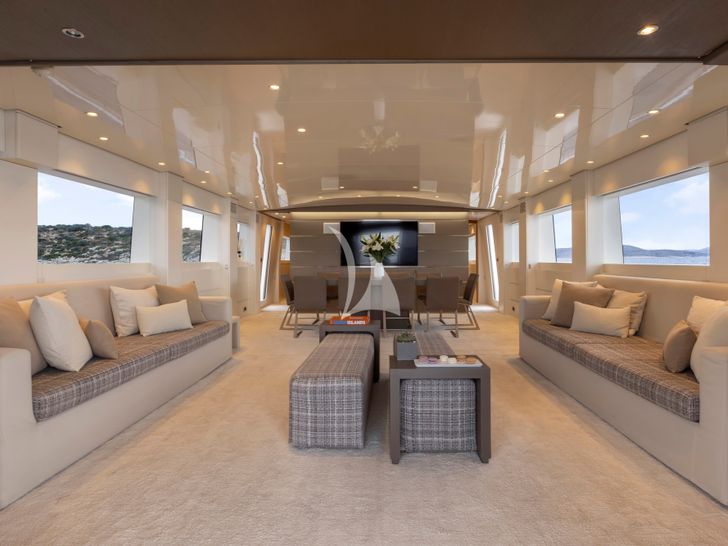 TROPICANA Admiral 30m Salon TROPICANA Admiral 30m Salon