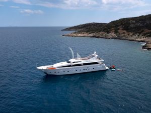 TROPICANA - Admiral 32m - 5 Cabins - Athens - Mykonos - Santorini TROPICANA - Admiral 32m - 5 Cabins - Athens - Mykonos - Santorini