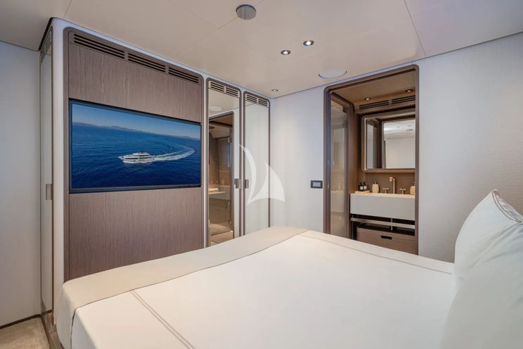 Charter Yacht TWINS - Ferretti Custom Line Navetta 30 - 5 Cabins - Naples - Capri - Positano - Amalfi Coast - Italy