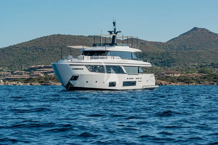 Charter Yacht TWINS - Ferretti Custom Line Navetta 30 - 5 Cabins - Naples - Capri - Positano - Amalfi Coast - Italy
