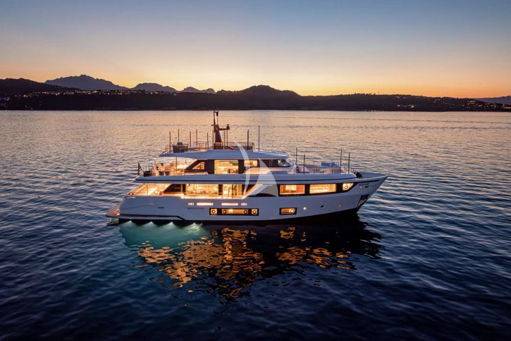 Charter Yacht TWINS - Ferretti Custom Line Navetta 30 - 5 Cabins - Naples - Capri - Positano - Amalfi Coast - Italy