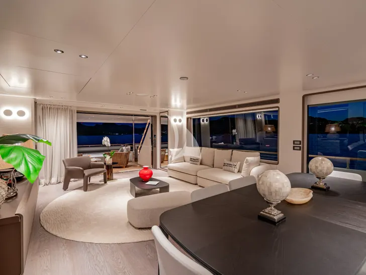 TWINS Ferretti Custom Line Navetta 30 - main saloon and dining area TWINS Ferretti Custom Line Navetta 30 - main saloon and dining area