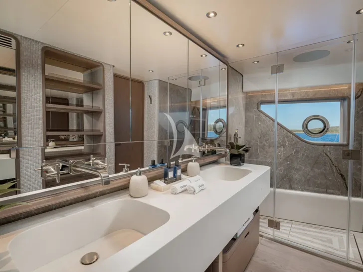 TWINS Ferretti Custom Line Navetta 30 - master cabin bathroom TWINS Ferretti Custom Line Navetta 30 - master cabin bathroom