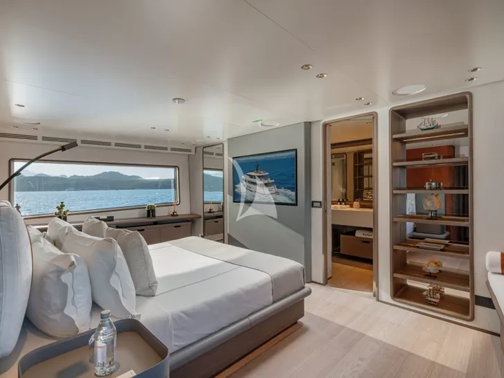 TWINS Ferretti Custom Line Navetta 30 - master cabin bed and TV TWINS Ferretti Custom Line Navetta 30 - master cabin bed and TV