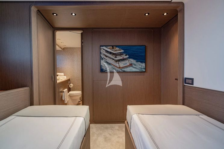 Charter Yacht TWINS - Ferretti Custom Line Navetta 30 - 5 Cabins - Naples - Capri - Positano - Amalfi Coast - Italy