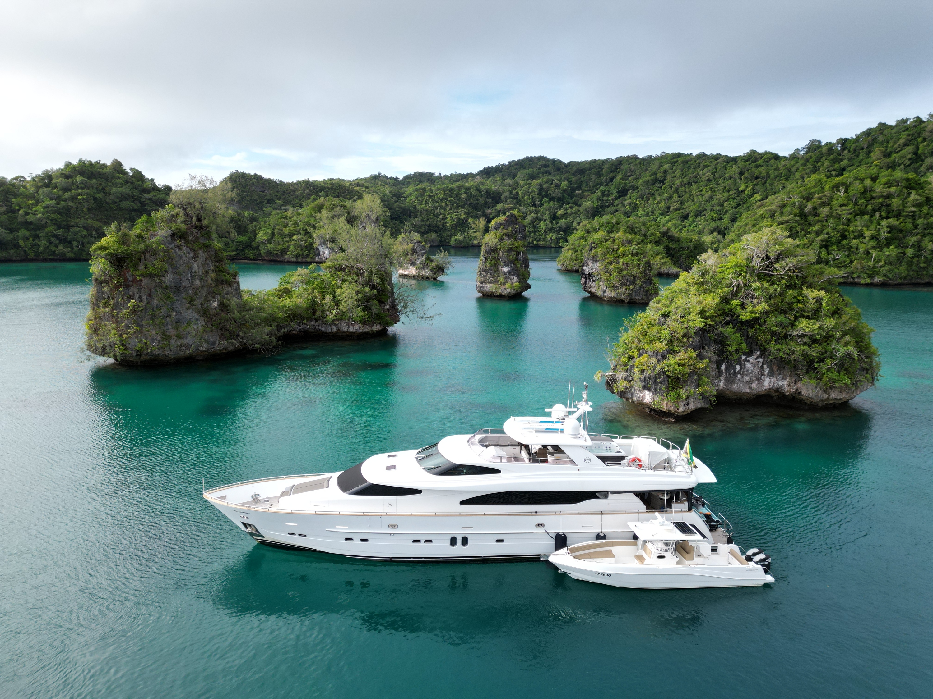Charter Yacht TRIPLE888EIGHT - Horizon 94 - 4 Cabins - Fiji - Melanesia - South Pacific