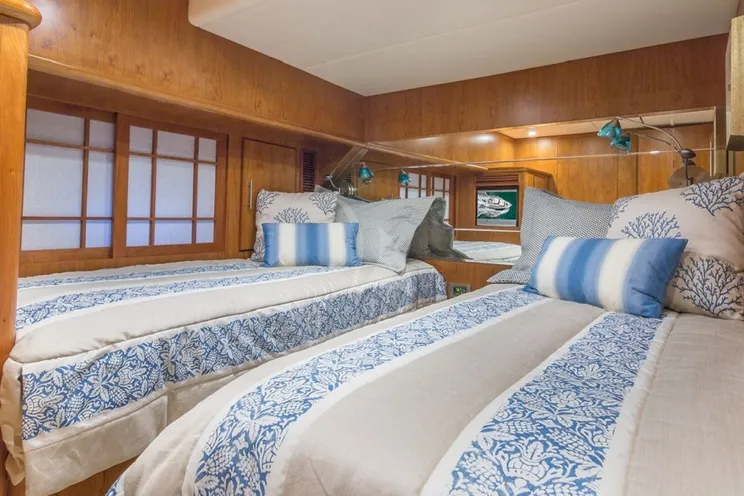 Charter Yacht ANDIAMO - Symbol 92 - 3 Cabins - Fort Lauderdale - Florida East Coast - Bahamas