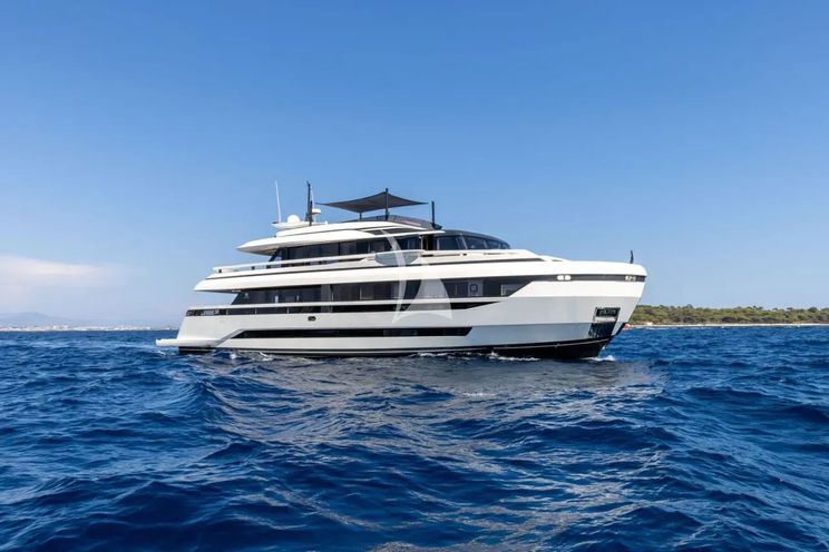 Charter Yacht UILIA - ISA Extra 93 - 5 Cabins - Monaco - Nice - Antibes - Cannes - St Tropez - French Riviera